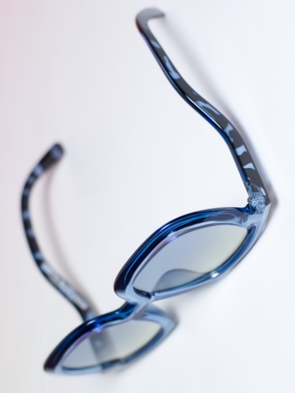 Blue Oversized Round Tortoise Arm Sunglasses - Picture 8 of 13